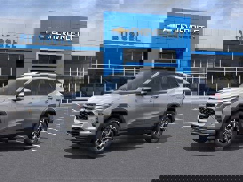 New 2025 Chevrolet Trax LT w/ Driver Confidence Package image 2