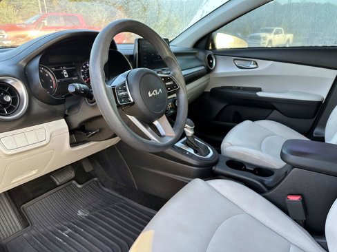 Used 2022 Kia Forte LXS image 31