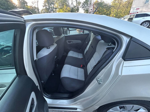 Used 2014 Chevrolet Cruze LS image 7