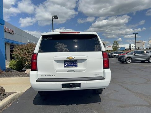 Used 2018 Chevrolet Suburban LT image 6