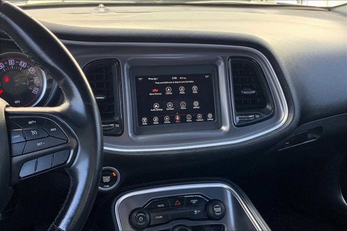 Used 2019 Dodge Challenger SXT image 6