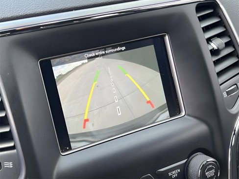 Used 2018 Jeep Grand Cherokee Laredo image 25