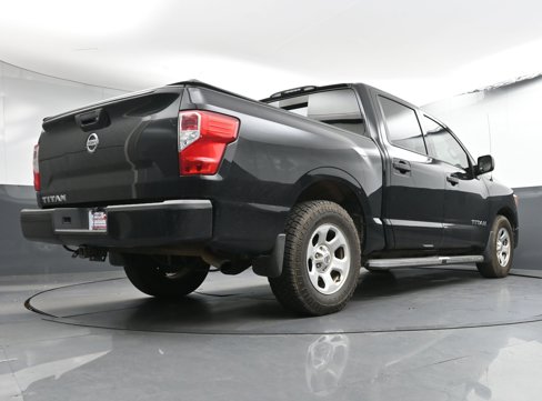 Used 2017 Nissan Titan S image 23