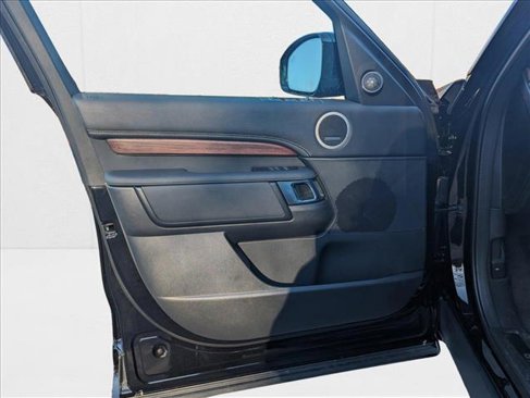 Certified 2024 Land Rover Discovery Dynamic SE image 20