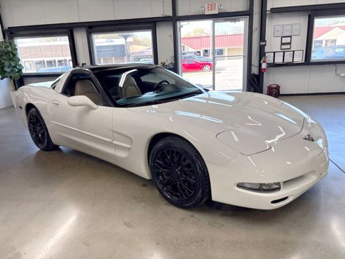 Used 2002 Chevrolet Corvette Coupe image 19