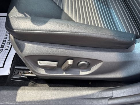Used 2018 Toyota Camry SE image 39