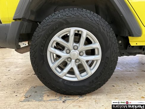 Used 2023 Jeep Wrangler Sport S image 10