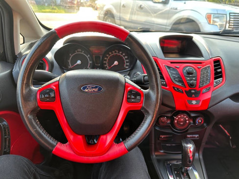 Used 2013 Ford Fiesta Titanium image 13