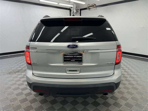 Used 2014 Ford Explorer XLT w/ Equipment Group 202A image 4