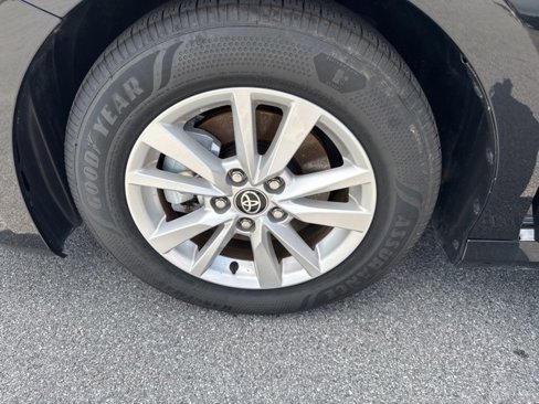 Used 2025 Toyota Camry LE image 33
