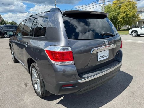 Used 2011 Toyota Highlander Limited w/ Tow Pkg image 10