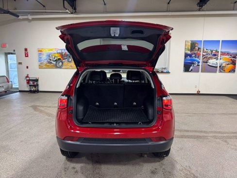 Used 2018 Jeep Compass Latitude w/ Cold Weather Group image 21
