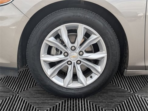 Used 2023 Chevrolet Malibu LT image 9