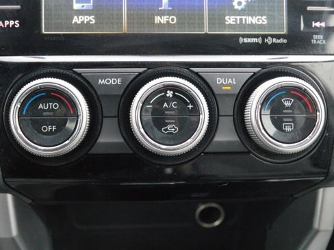 Used 2016 Subaru Forester 2.5i Touring w/ Eyesight & Navigation System image 25