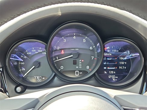 Used 2025 Porsche Macan image 36