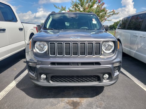 Used 2022 Jeep Renegade Latitude image 2