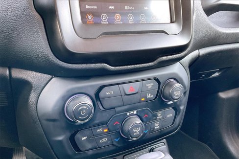 Used 2021 Jeep Renegade Latitude image 27