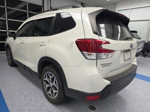 Used 2021 Subaru Forester Premium w/ Popular Package #1 image 3
