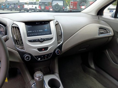 Used 2017 Chevrolet Cruze LS image 20