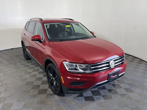 Used 2020 Volkswagen Tiguan SE R-Line image 1