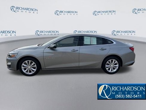 Used 2025 Chevrolet Malibu LT image 2