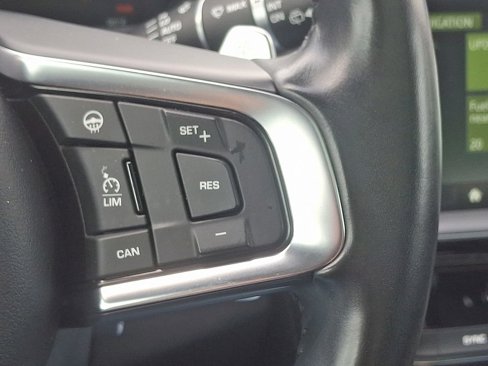 Used 2018 Jaguar F-PACE R-Sport image 24