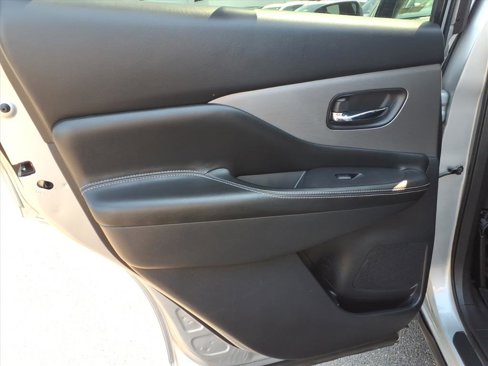 Used 2020 Nissan Murano SV image 22