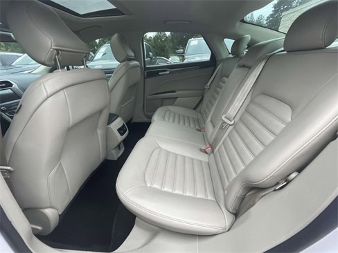 Used 2020 Ford Fusion SEL image 9