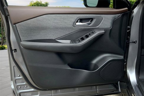 Used 2023 Nissan Rogue SV image 19