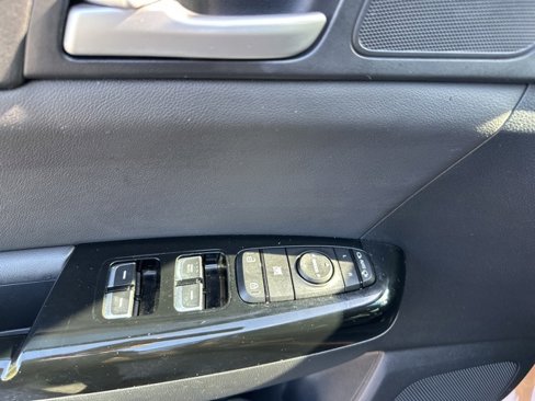 Used 2020 Kia Sportage EX image 8