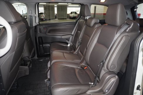 Used 2018 Honda Odyssey Touring image 12