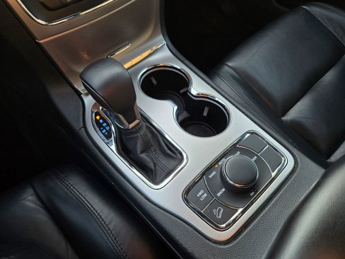 Used 2018 Jeep Grand Cherokee Limited image 24
