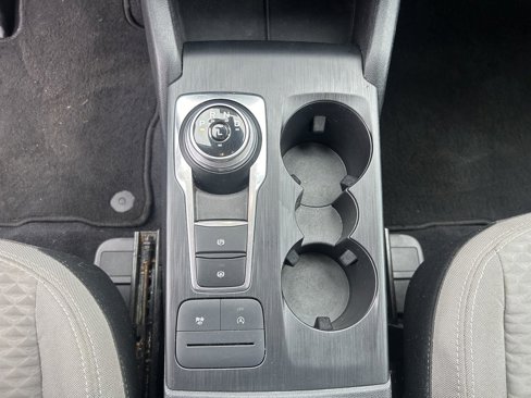Used 2022 Ford Escape SE w/ SE Sport Appearance Package image 17