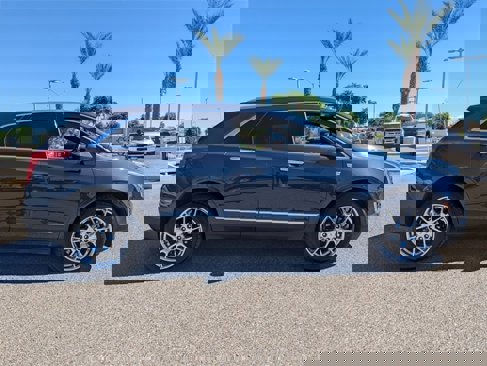 Used 2018 Cadillac XT5 Premium Luxury w/ Driver Assist Package image 8