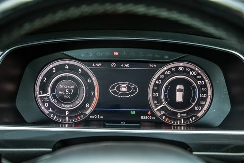 Used 2018 Volkswagen Tiguan SEL Premium w/ R-Line Package image 20