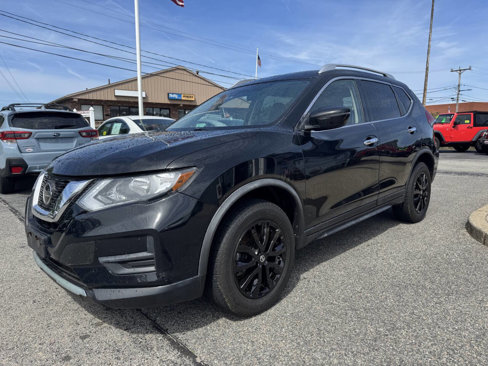 Used 2019 Nissan Rogue SV image 3