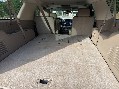 Used 2015 Chevrolet Suburban LTZ image 17
