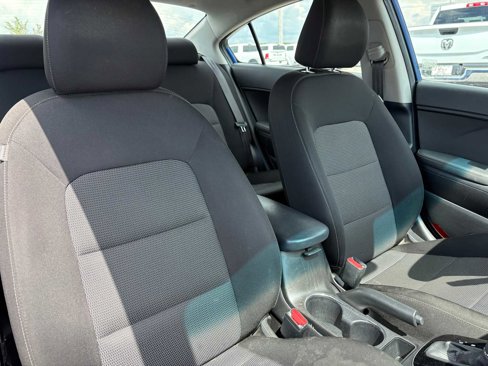 Used 2017 Kia Forte LX image 19