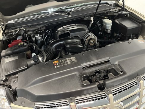 Used 2012 Cadillac Escalade Luxury image 21