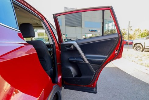 Used 2018 Toyota RAV4 XLE image 32