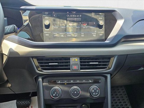 Used 2022 Volkswagen Taos SE w/ Panoramic Sunroof Package image 15