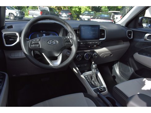 New 2025 Hyundai Venue SEL image 12