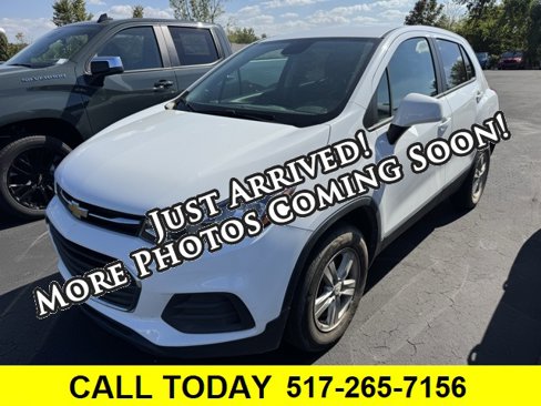 Used 2022 Chevrolet Trax LS w/ Tint and Cruise Package image 1