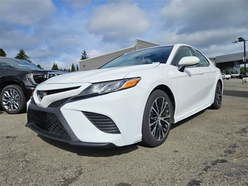 Used 2019 Toyota Camry SE image 1