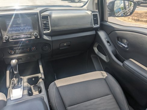 Used 2022 Nissan Frontier SV image 17