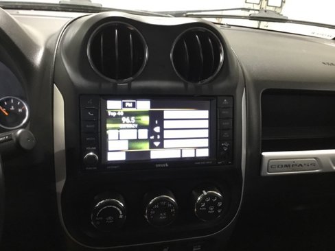 Used 2016 Jeep Compass High Altitude image 32