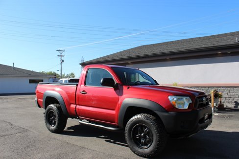 Used 2012 Toyota Tacoma 4x4 Regular Cab image 2