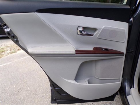 Used 2009 Toyota Venza Limited w/ Comfort Pkg image 24