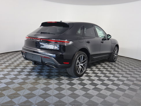 New 2025 Porsche Macan image 7