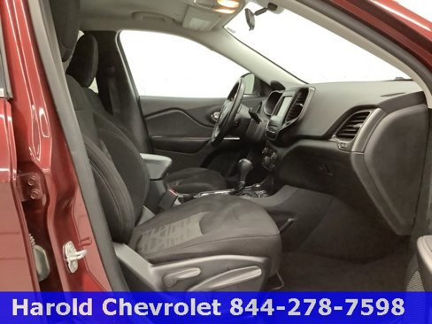 Used 2019 Jeep Cherokee Latitude image 11